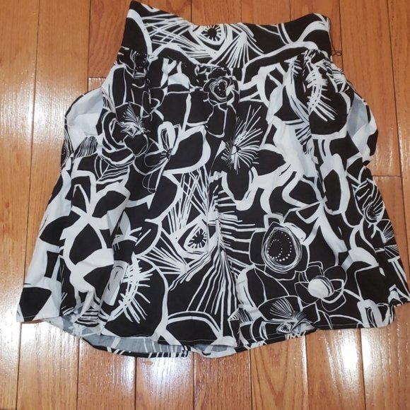 Bailey blue black & white floral fit & flare skirt size M NWOT - Picture 2 of 6